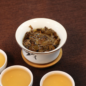 2006年郎河普洱 勐海餅茶 生茶 380克