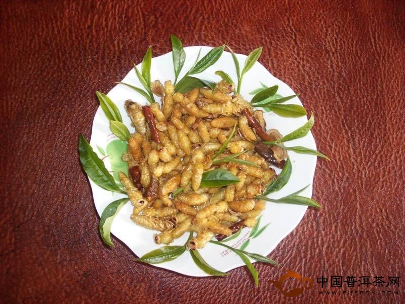 普洱茶食用：油炸茶蜂蛹